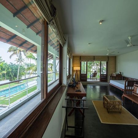 Ama Stays & Trails, Pathiramanal Villa Alappuzha 外观 照片